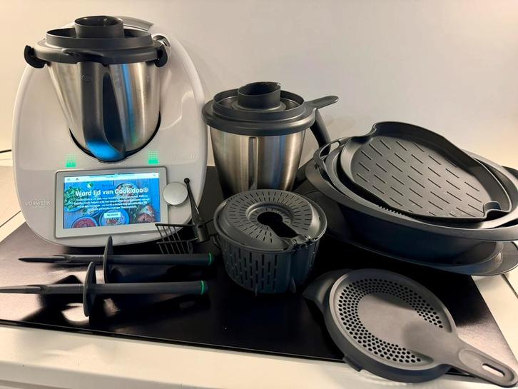 Thermomix TM6 + accessoires, tas & extra beker., Elektronische apparatuur, Keukenmixers, Zo goed als nieuw, Ophalen of Verzenden