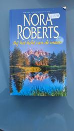 Nora Roberts - Bij het licht van de maan (Special), Ophalen of Verzenden, Nora Roberts