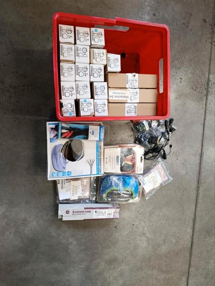 Lot kabels netwerk switch, utp, HDMI, scart, Computers en Software, Routers en Modems, Nieuw, Ophalen