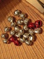 24 metalen belletjes  (35 x 30 mm), Ophalen of Verzenden, Gebruikt, Overige typen