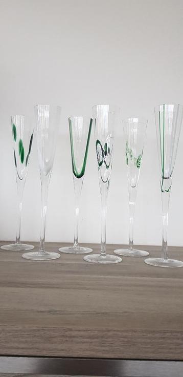 6 champagneglazen beschikbaar voor biedingen