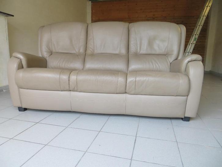 GRATIS: 3-zit beige lederen sofa / zetel, Huis en Inrichting, Zetels | Zetels, Zo goed als nieuw, Rechte bank, Driepersoons, 150 tot 200 cm