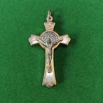 St. Benedict Crucifix Hanger , Antiek en Kunst, Antiek | Religieuze voorwerpen, Ophalen of Verzenden