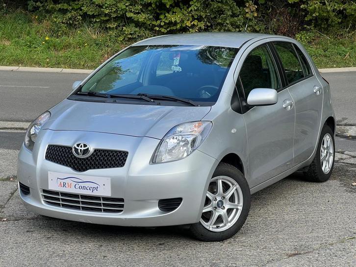 Toyota Yaris 1.3 VVTI Essence AUTOMATIQUE airco, Auto's, Toyota, Bedrijf, Te koop, Yaris, Elektrische buitenspiegels, Benzine
