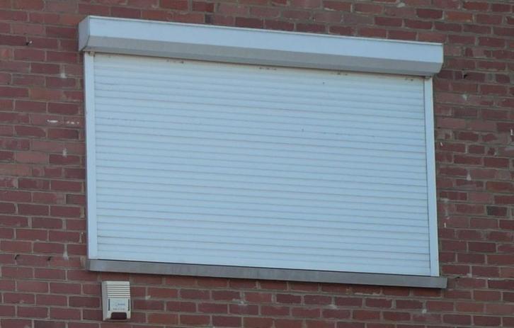 Ensemble de 7 volets blancs à sangle, Doe-het-zelf en Bouw, Rolluiken, Gebruikt, 100 tot 150 cm, 200 cm of meer, Wit, Ophalen