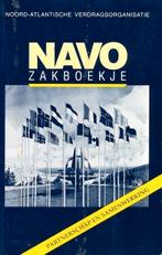 (a194) NAVO zakboekje, Livres, Guerre & Militaire, Envoi, Utilisé