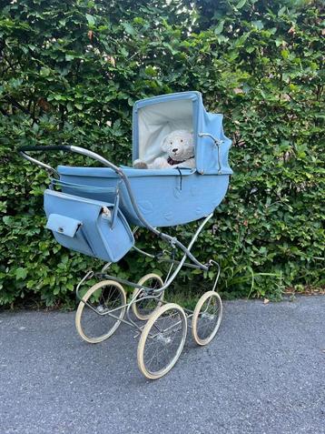 Retro kinderwagen antiek beschikbaar voor biedingen