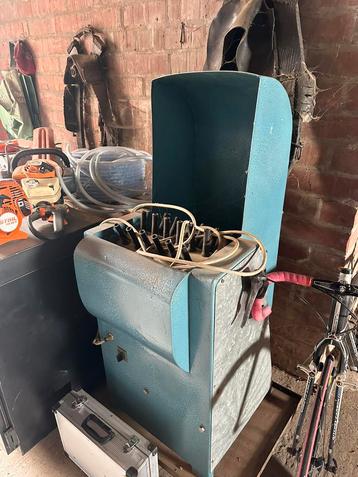 Pluimmachine beschikbaar voor biedingen