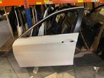 PORTIER LINKS VOOR wit BMW 5 serie (F10) (01-2009/10-2016), Auto-onderdelen, Gebruikt, Links, BMW, Deur