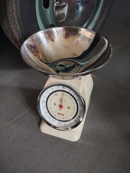 Weegschaal typhoon 4kg!, Huis en Inrichting, Keuken | Keukenbenodigdheden, Zo goed als nieuw, Ophalen of Verzenden