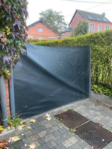 Brise-vent rétractable beschikbaar voor biedingen