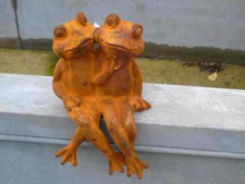 Roestig gietijzeren beeld van een stel kikkers zittend, Tuin en Terras, Tuinwanddecoratie, Nieuw, Ophalen