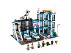 LEGO 7498: politiebureau, ZGAN, 100% compl. + doos + 4sets!!, Complete set, Ophalen of Verzenden, Lego, Zo goed als nieuw