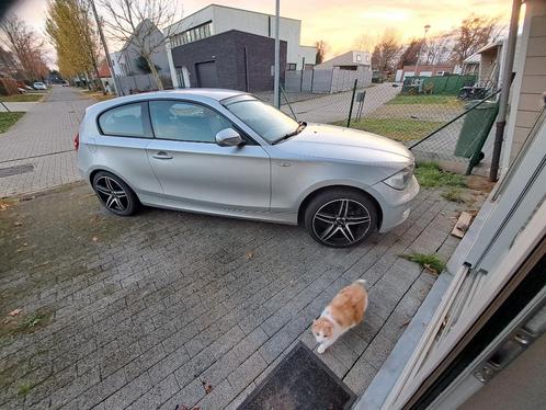 Bmw serie 1, Auto's, BMW, Particulier, 1 Reeks, Benzine, Euro 5, Overige carrosserie, 3 deurs, Handgeschakeld, Zilver of Grijs
