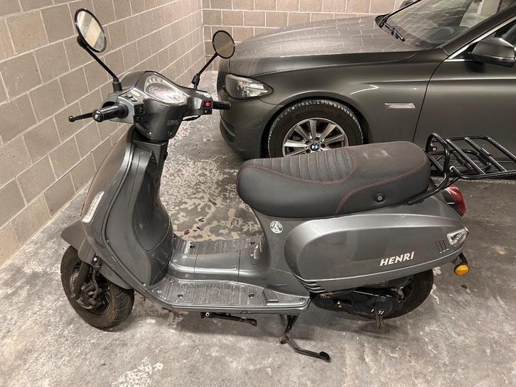 Scooter 49cc 4 takt WBI HENRI klasse A, Fietsen en Brommers, Brommeronderdelen | Scooters, Zo goed als nieuw, Overige merken, Ophalen