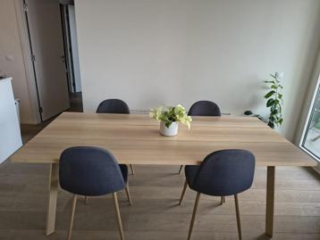 IKEA YPPERLIG eettafel beschikbaar voor biedingen