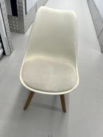 2 witte stoelen, Huis en Inrichting, Stoelen, Ophalen, Zo goed als nieuw, Wit, Hout