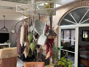 Mooie, grote wikdkroon of wildrek, eventueel met decoratie beschikbaar voor biedingen