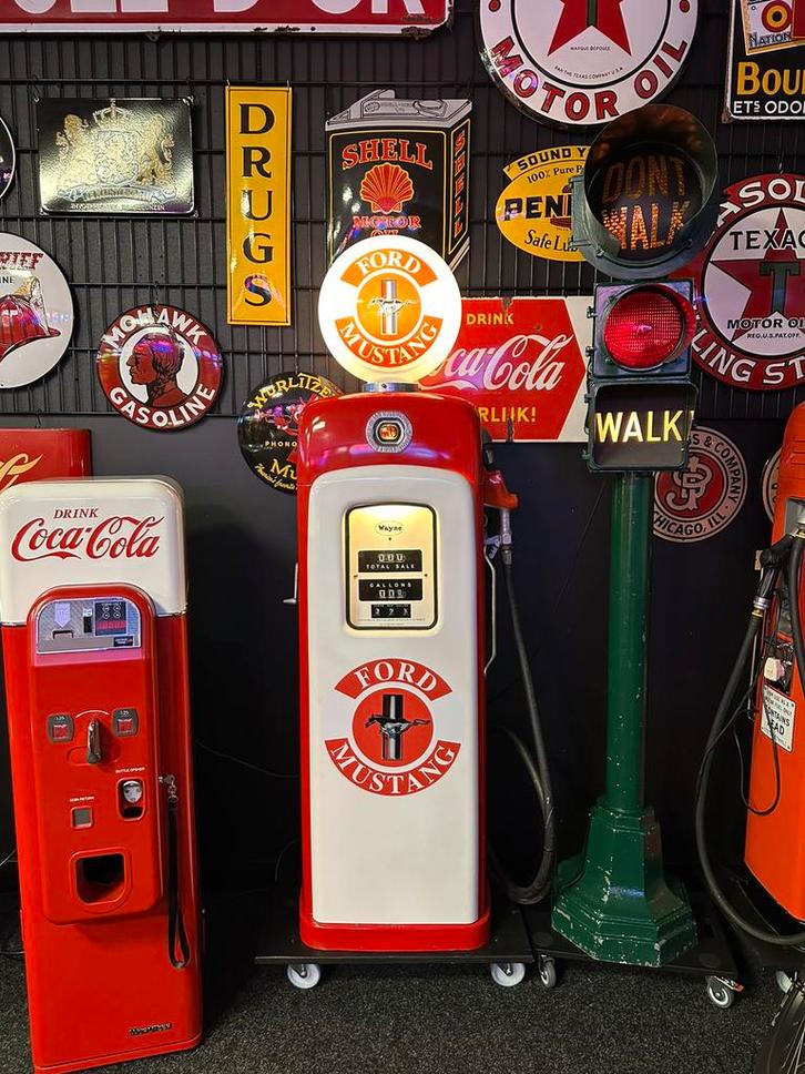 Prachtige Amerikaanse benzinepomp USA Gas Pump Ford Mustang, Verzamelen, Automaten | Overige, Gebruikt, Ophalen