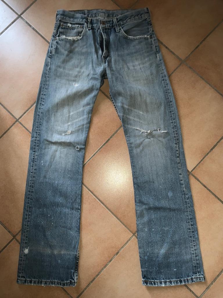 ② Levis jeans 507 blauw W28 L gedragen, gescheurd, gevlekt — Spijkerbroeken Jeans 2dehands