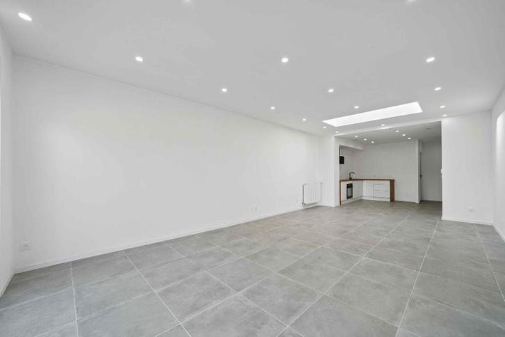 Superbe maison de ville rénovée proche du centre-ville, Immo, Maisons à vendre, Province de Hainaut, Jusqu'à 200 m², Maison 2 façades