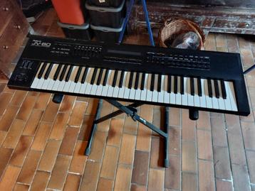 Synthétiseur ROLAND JV-80 + Console ROLAND MC-50