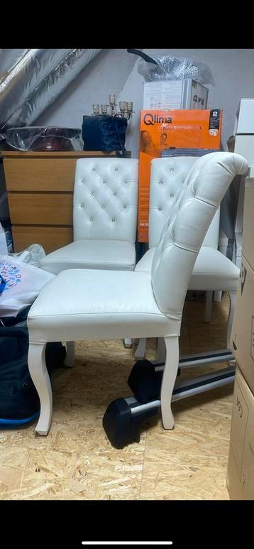 witte eeftafel stoelen 5x. beschikbaar voor biedingen