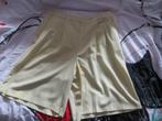 Gele dames short -  maat 46, Jaune, Courts, Taille 46/48 (XL) ou plus grande, Enlèvement ou Envoi