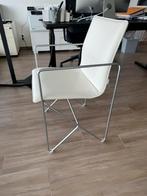 2 chaises - cuir blanc - Bree's New world, Maison & Meubles, Chaises, Comme neuf, Cuir, Enlèvement ou Envoi, Blanc