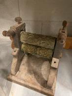 Ancien bâti de confiserie avec son couple de cylindres, Antiquités & Art