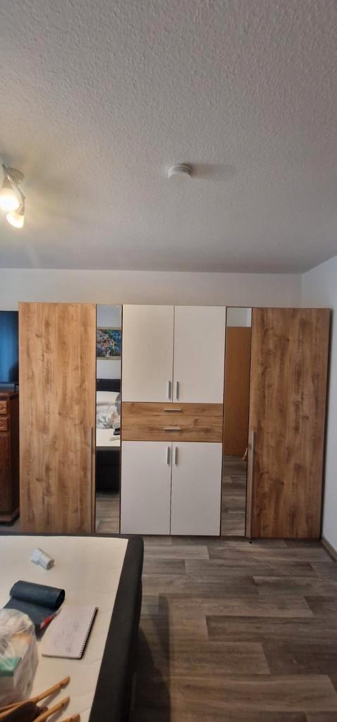 Garde robe 6portes+ Miroir.270cm...., Maison & Meubles, Cuisine | Cuisines complètes, Utilisé, Enlèvement ou Envoi