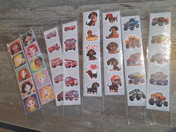 400 pakjes met 5 kleine stickertjes (2000 stickertjes) beschikbaar voor biedingen
