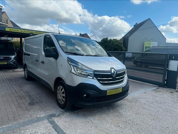 RENAULT TRAFIC * AUT * 3 ZIT * L2 * 2.0 DIESEL * CAMERA *GPS, Auto's, Bestelwagens en Lichte vracht, Bedrijf, Te koop, ABS, Achteruitrijcamera