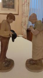 Statuettes en biscuit couple de paysans  à l'Angelus, Comme neuf, Religion, Enlèvement ou Envoi