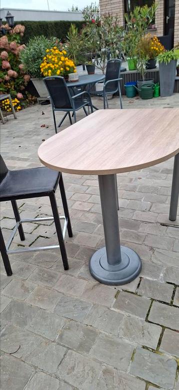 Keukentafel  beschikbaar voor biedingen