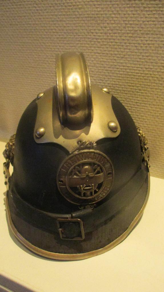 Oude Duitse brandweerhelm, Verzamelen, Militaria | Tweede Wereldoorlog, Overige soorten, Helm of Baret, Verzenden