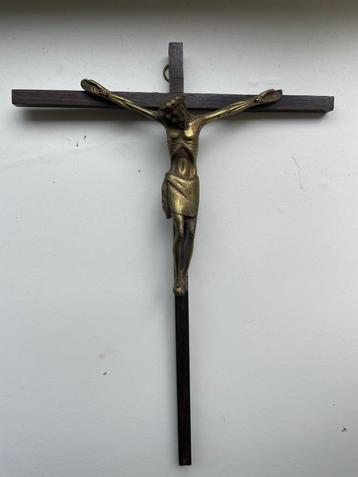 Crucifix bois et métal  beschikbaar voor biedingen