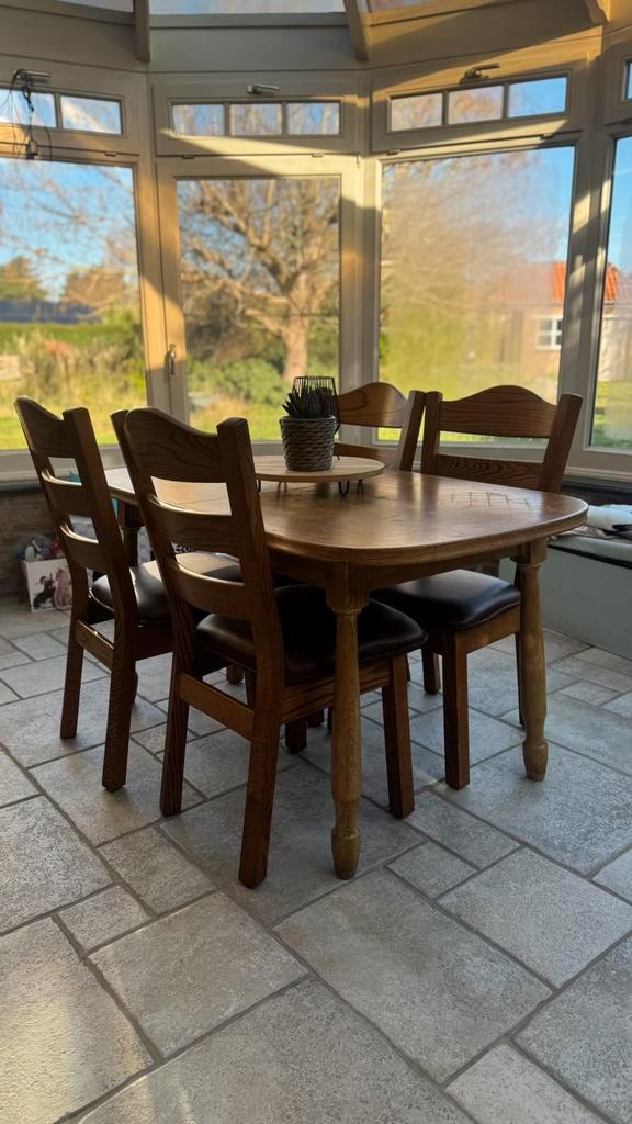 Eiken (verlengbare) eettafel + 4 stoelen, Huis en Inrichting, Complete eetkamers, Zo goed als nieuw, Ophalen