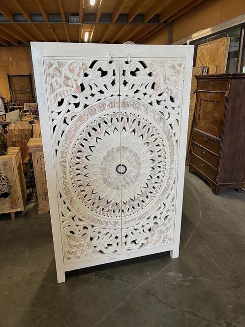 Kast/Buffetkast Houtsnijwerk Ibiza/Boho pracht exemplaar, Huis en Inrichting, Kasten | Buffetkasten, Nieuw, 150 tot 200 cm, 100 tot 150 cm