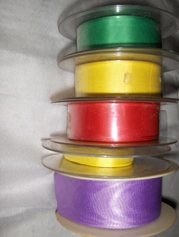 ruban taffetas et moiré polyester(lot de 99m50) beschikbaar voor biedingen