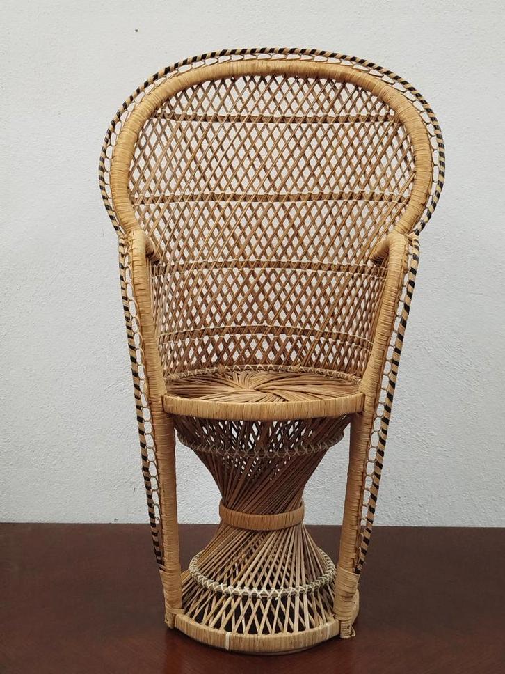 Prachtige oude rieten Emmanuelle Paon-of pauwen(kinder)stoel, Huis en Inrichting, Stoelen, Zo goed als nieuw, Eén, Overige kleuren