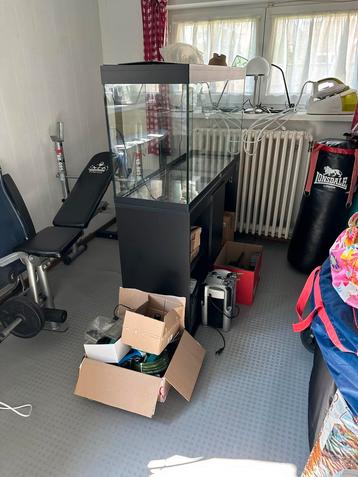 Aquarium aquatlantis 250L avec tout les accesoirs  beschikbaar voor biedingen