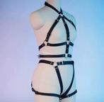 Harnais de corps en cuir, Envoi