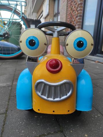 Loopfiets met gezichtje beschikbaar voor biedingen