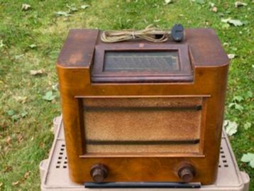 Oude radio PHILIPS beschikbaar voor biedingen
