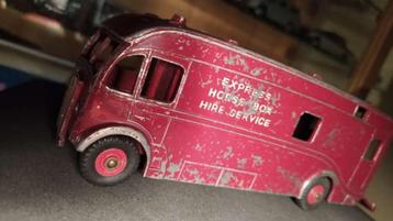 VINTAGE DINKY SUPERTOYS HORSE BOX beschikbaar voor biedingen