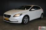 Volvo V40 1.6 D2 Momentum | Climate | Cruise | Navi | PDC |, Autos, Volvo, Boîte manuelle, 88 g/km, Berline, Cruise Control