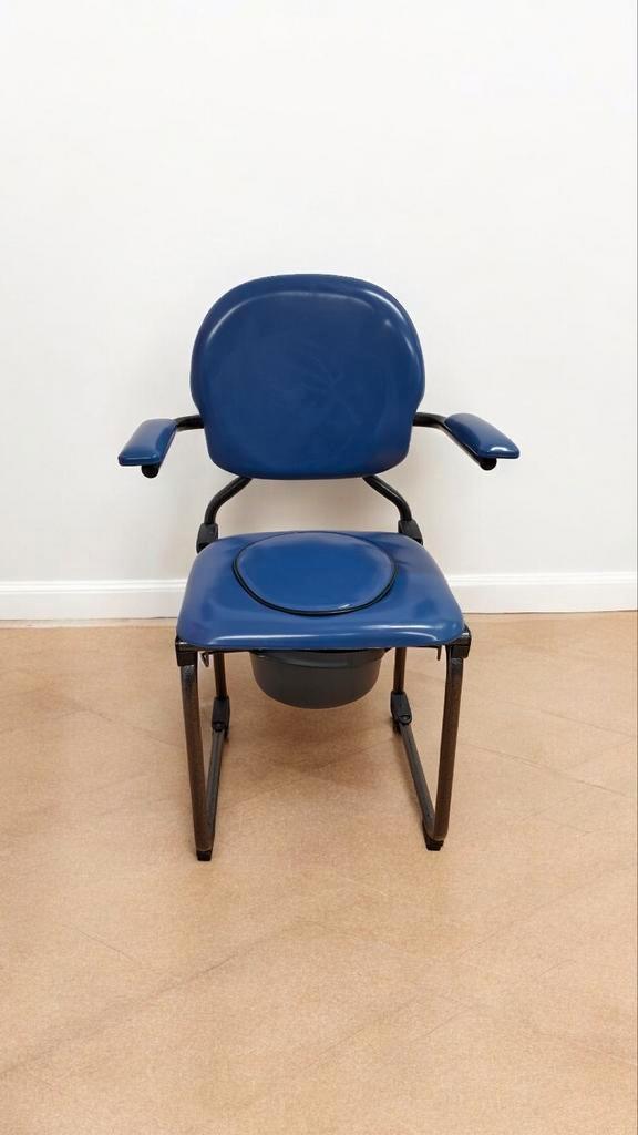 Chaise percée comme neuve, Divers, Matériel Infirmier