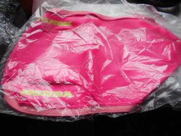 Nieuw fluo rose zadelovertrek voor Honda MBX50 / MBX80 beschikbaar voor biedingen