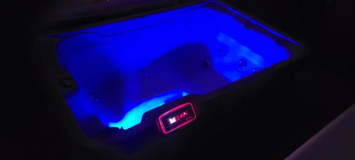 Jacuzzi, Tuin en Terras, Zwembad-toebehoren, Zo goed als nieuw, Verlichting, Ophalen